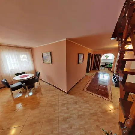 דירות Râmnicu Vâlcea Casa 1 Mai, Parcare In Curte מראה חיצוני תמונה