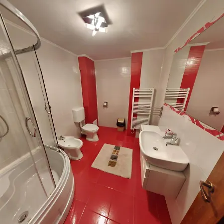 דירות Râmnicu Vâlcea Casa 1 Mai, Parcare In Curte מראה חיצוני תמונה