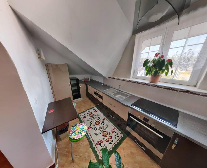 Casa 1 Mai, Parcare In Curte * Râmnicu Vâlcea